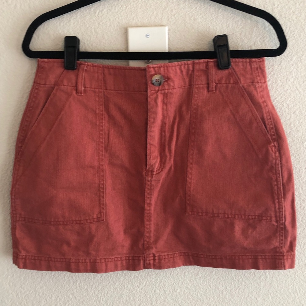 Dusty pink cargo mini skirt